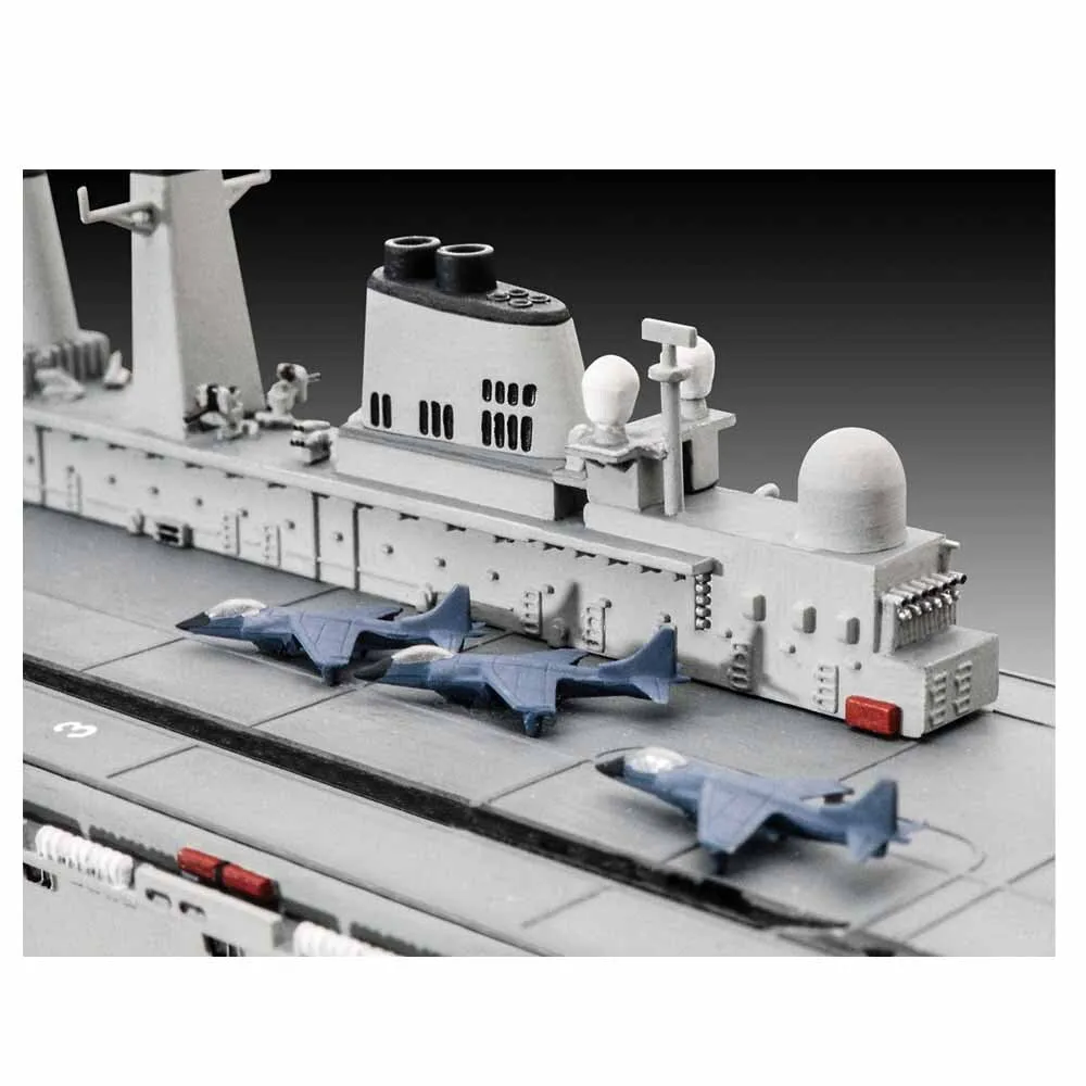 1/700 HMS Invincible Falkland  War Model Set