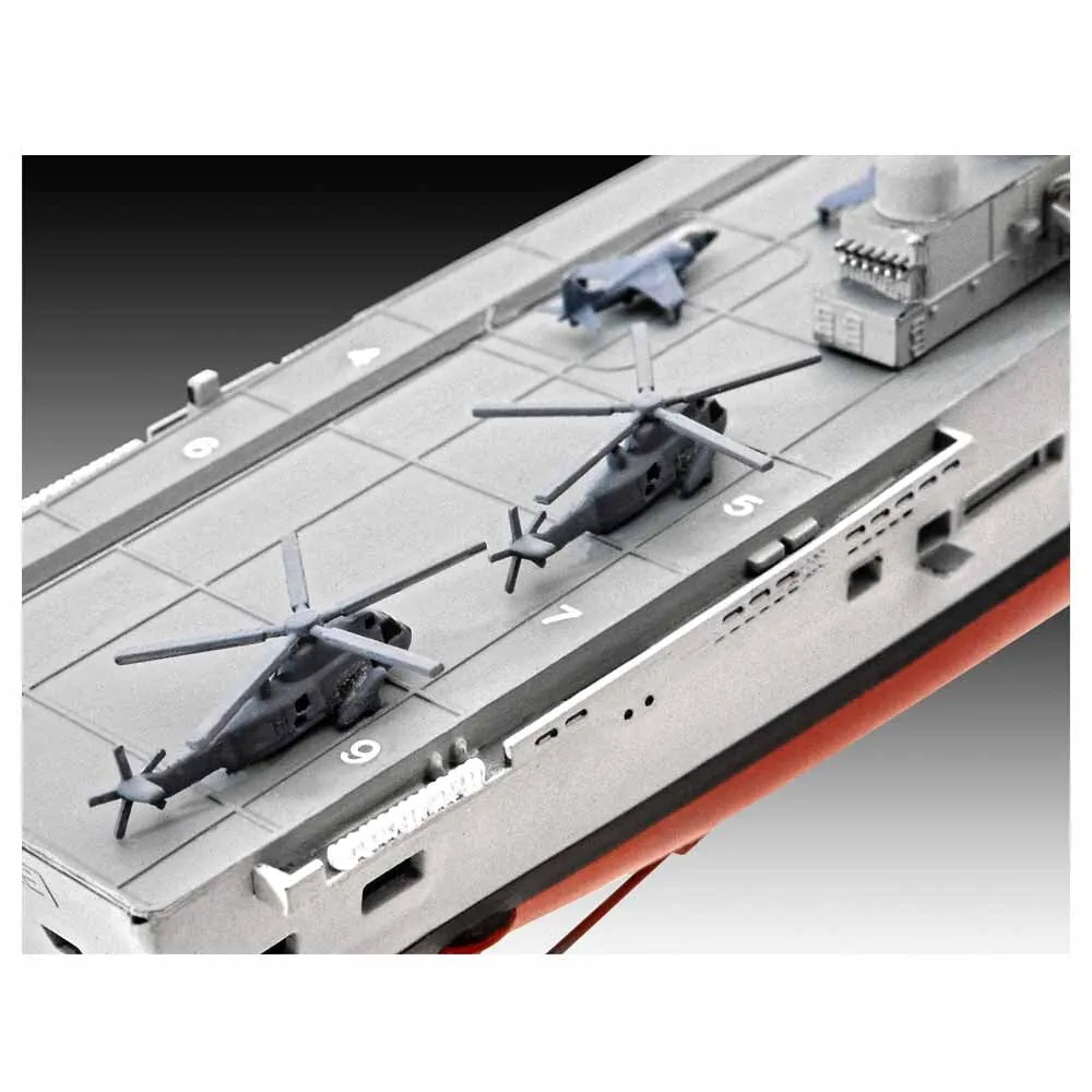 1/700 HMS Invincible Falkland  War Model Set