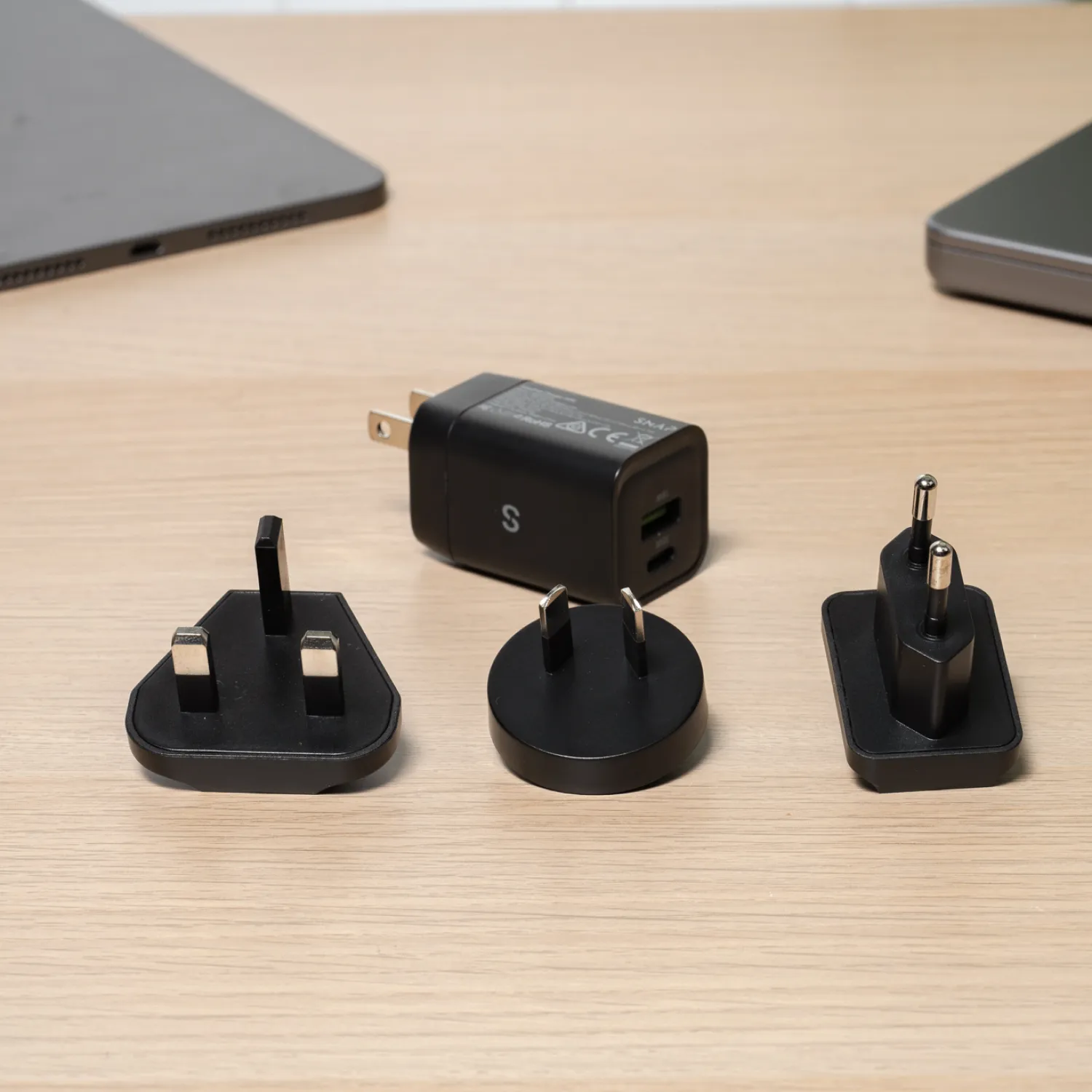 35W GaN Power Adaptor