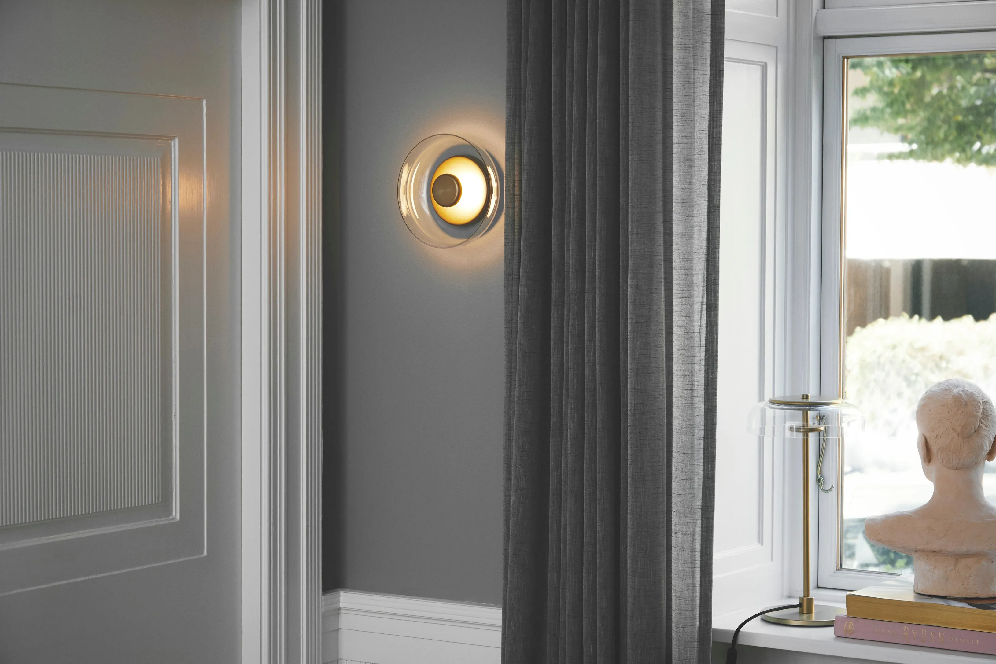 Blossi Wall Lamp
