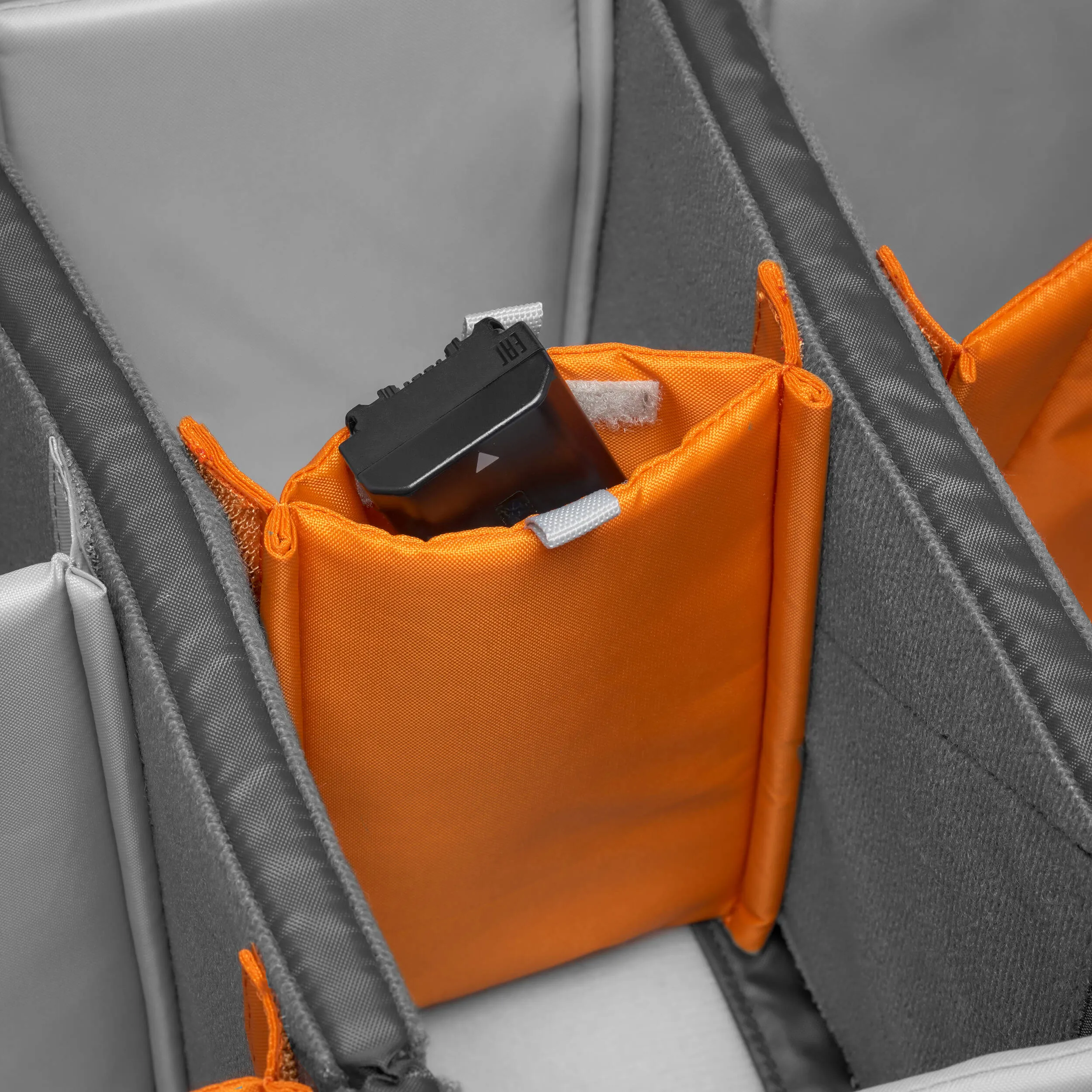 LowePro     PRO TREKKER BP 550 AW II - GREY/BLACK